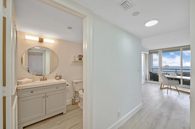Building Photo - 4101 N Ocean Blvd