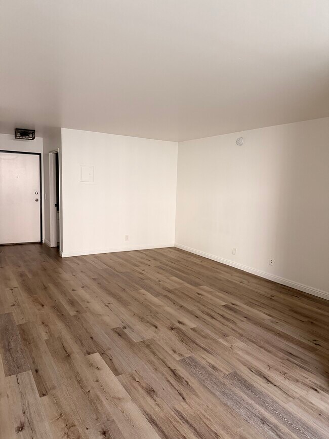 Building Photo - S&E- Venice Apartments