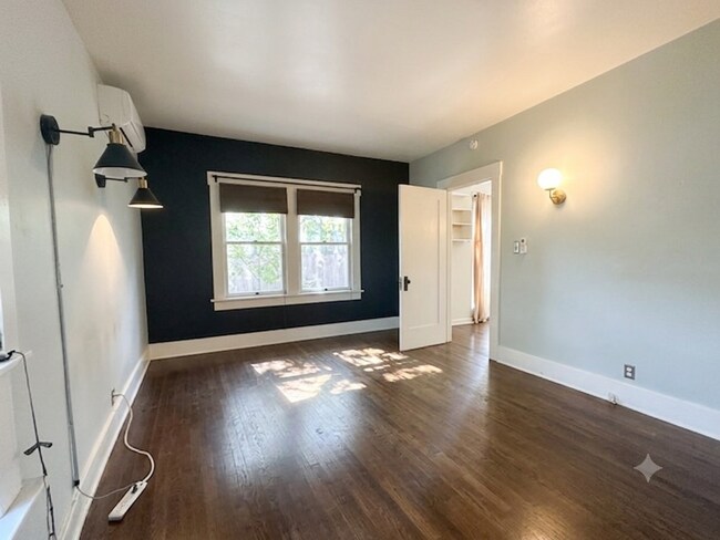 Building Photo - 1278 N Hudson Ave