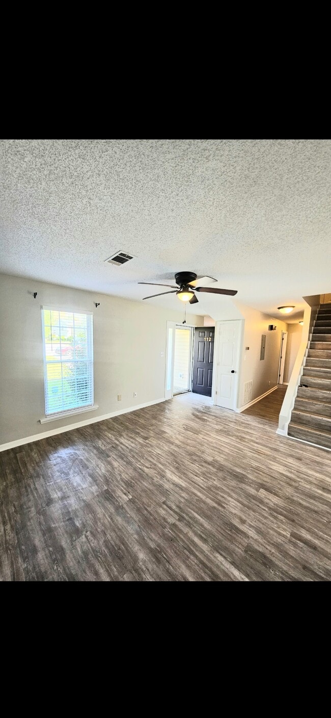 Building Photo - 112 W Oak Manor Ct