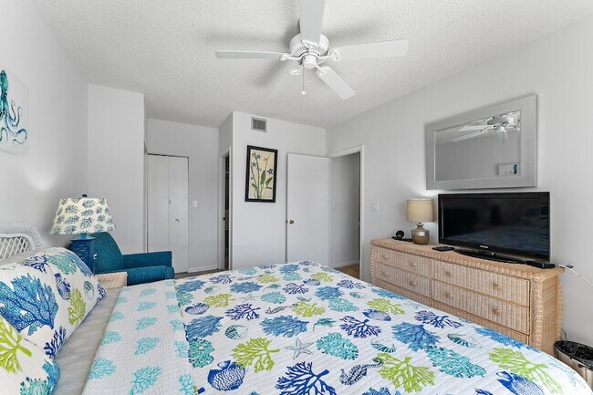 Building Photo - 353 S US Hwy 1