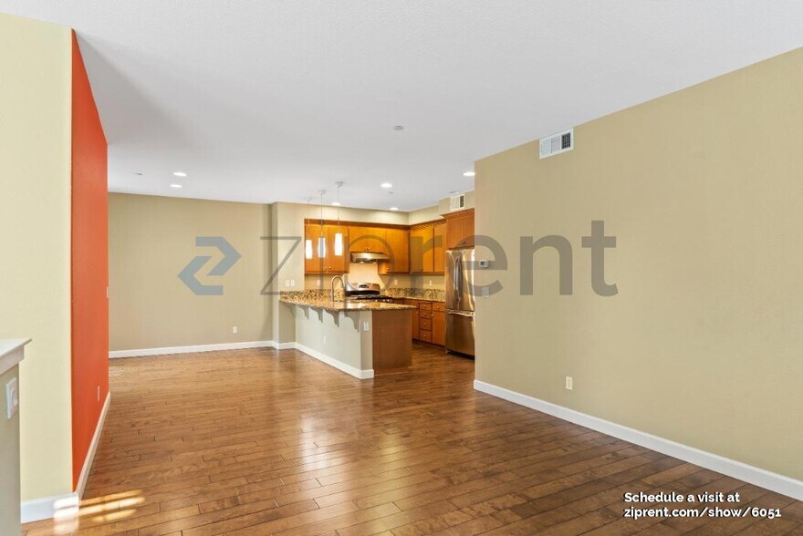 Building Photo - 937 Glen Valley Terrace