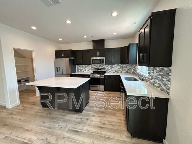 Building Photo - 1356 Jamboree Dr