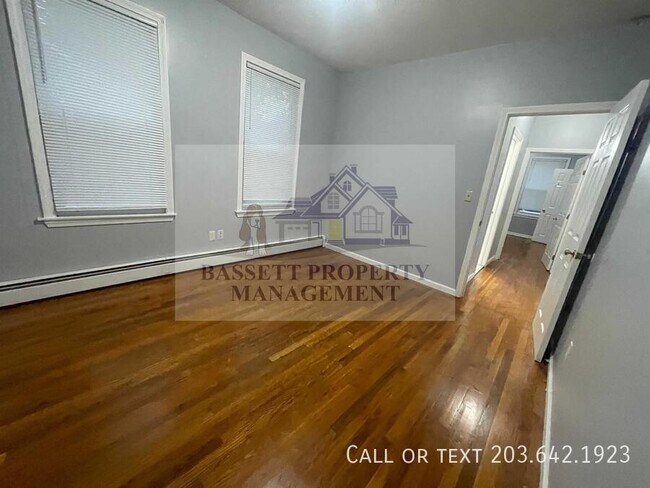 Building Photo - 25 Cumley St