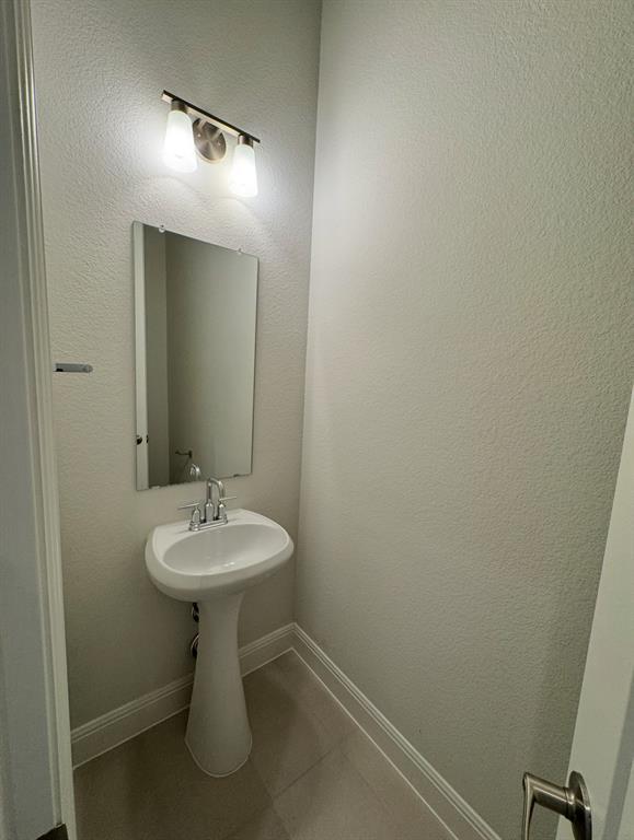 Building Photo - 528 Tubman Dr