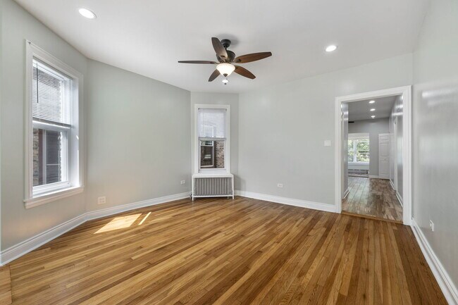 Building Photo - 2324 N Harding Ave
