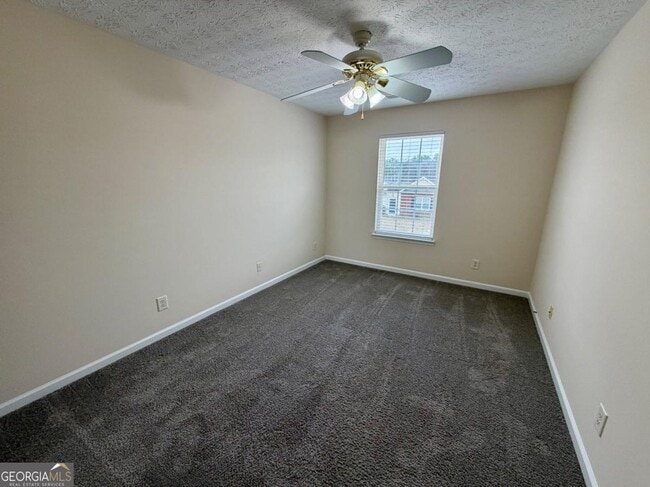 Building Photo - 235 Meadowridge Dr