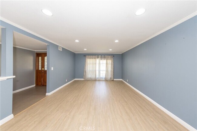 Building Photo - 4661 Woodhaven Dr