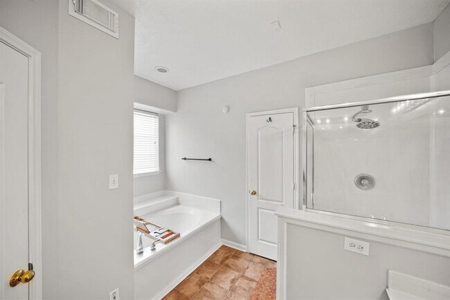Building Photo - 10008 Dawn Brook Dr