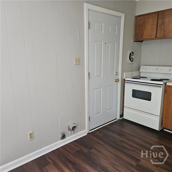 Building Photo - 4407 Caroline Dr