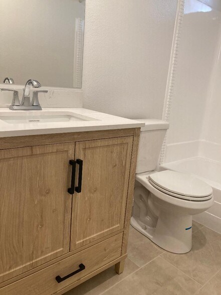 Building Photo - 4660 Coldwater Canyon Ave