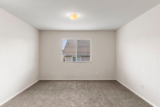 Building Photo - 815 Fire Rock Pl