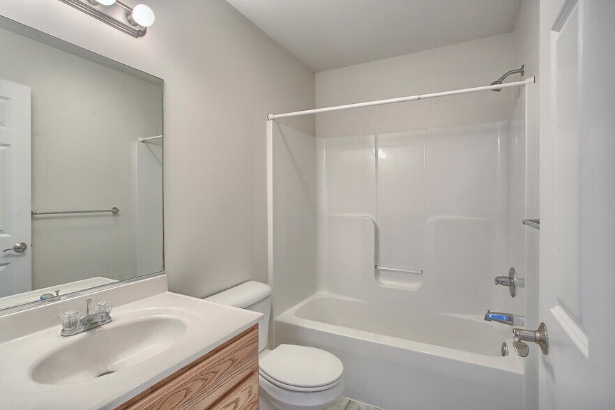 Building Photo - 306 Windwood Ct