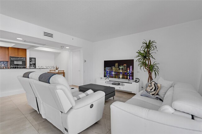 Building Photo - 1500 Ocean Dr