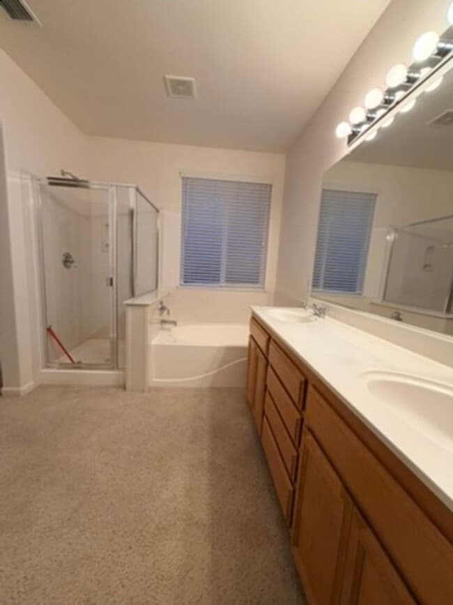 Building Photo - Bright & Spacious 4BD/3BA Home with Downstairs Bed/Bath in Elk Grove