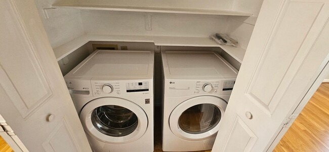 Building Photo - Beautiful, Hard to Find 4br/2.5ba in Cary! Available Now!