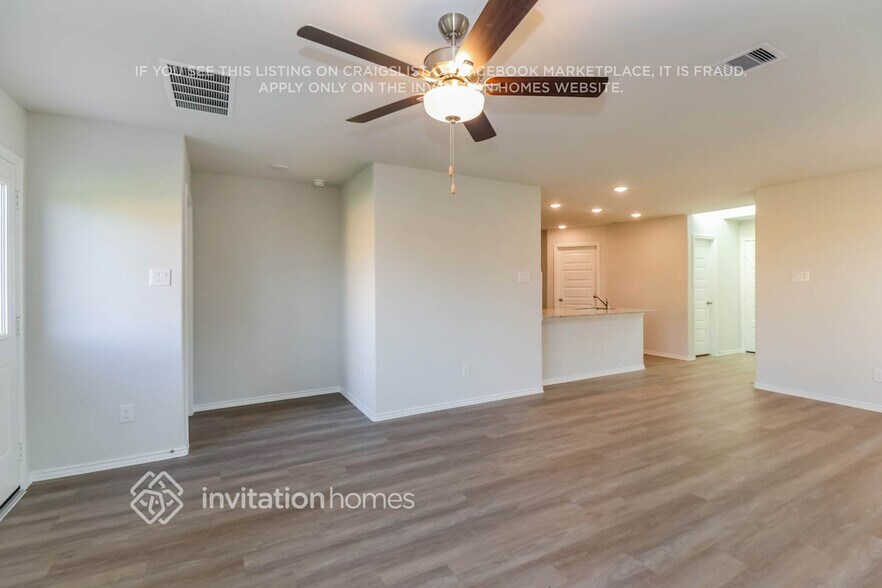 Building Photo - 10920 Heliosphere Wy