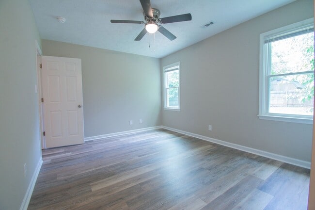 Building Photo - 621 Winthrop Ct