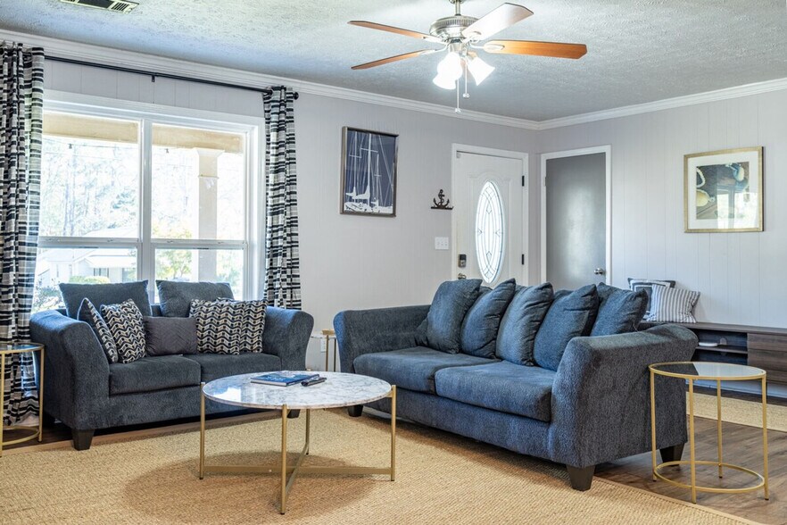 Building Photo - 4362 Park Cir