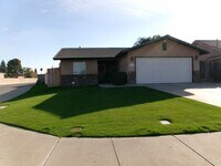 Building Photo - Cute Northwest Bakersfield Home for Rent