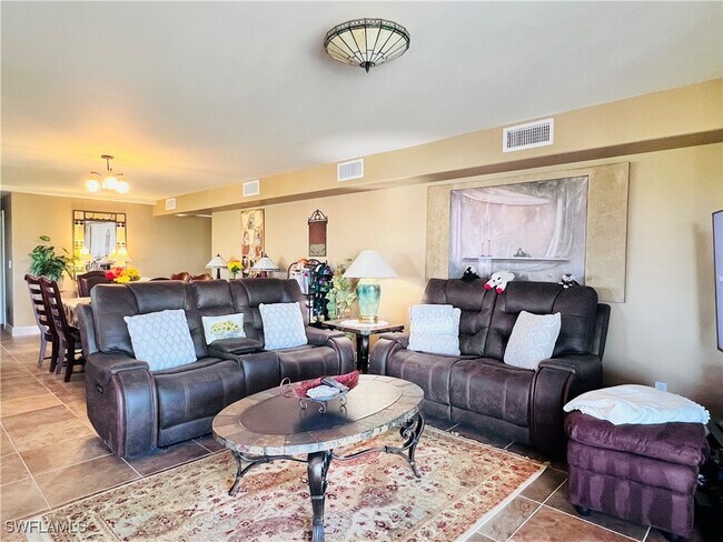 Building Photo - 1200 Gulf Shore Blvd N