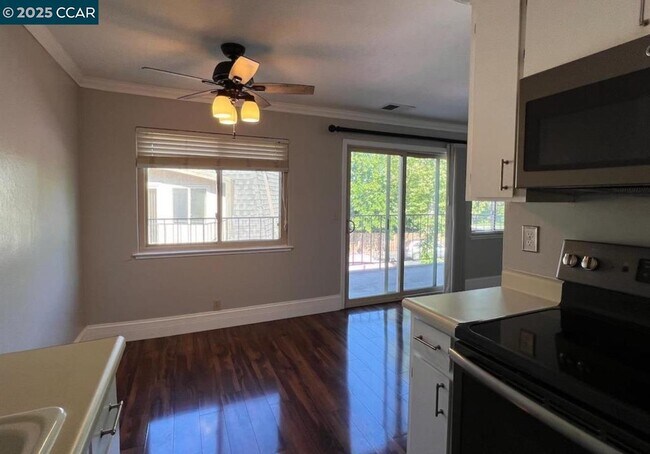 Building Photo - 1093 Mohr Ln