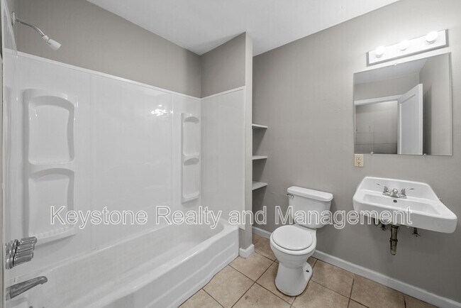 Building Photo - 1525 Ferrell St