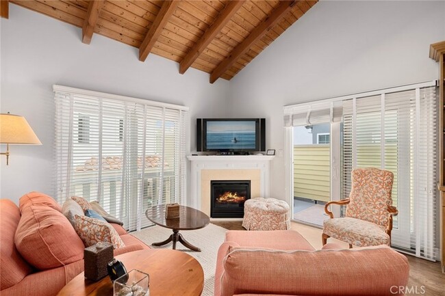 Building Photo - 112 Abalone Ave