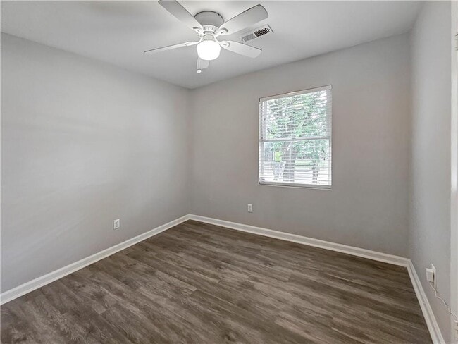 Building Photo - 8438 Stonewall Jackson Dr