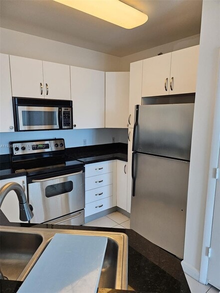 Building Photo - 1401 SW 22nd St