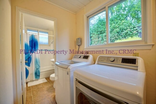 Building Photo - 870 Penny Royal Ln