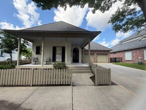 Building Photo - RIVER RANCH GEM!