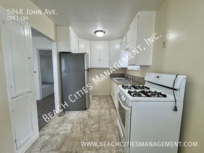 Building Photo - 5948 John Ave