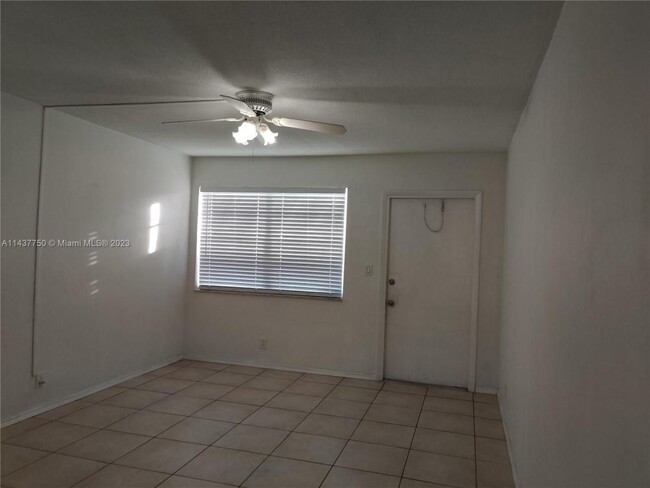 Building Photo - 1 bedroom in Hollywood FL 33020