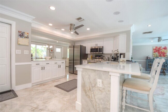 Building Photo - 2228 SE 10th St