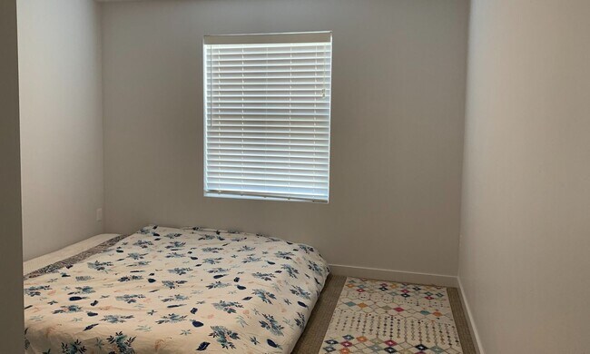 Building Photo - 4 bedrooms upstairs PLUS an OFFICE on the ...