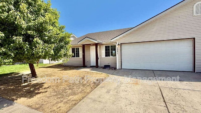 Primary Photo - 13904 Cassia St