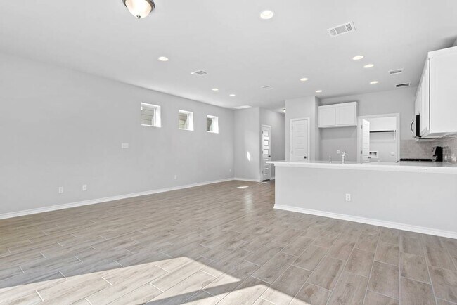 Building Photo - 1728 Artesian Springs Xing