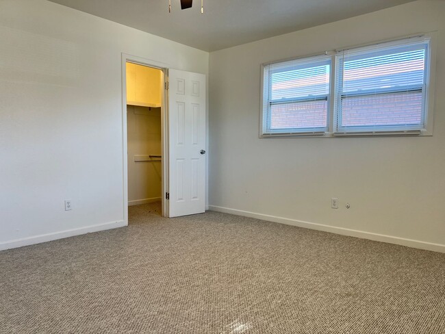 Building Photo - Newly Remodeled 3 bed 2 bath