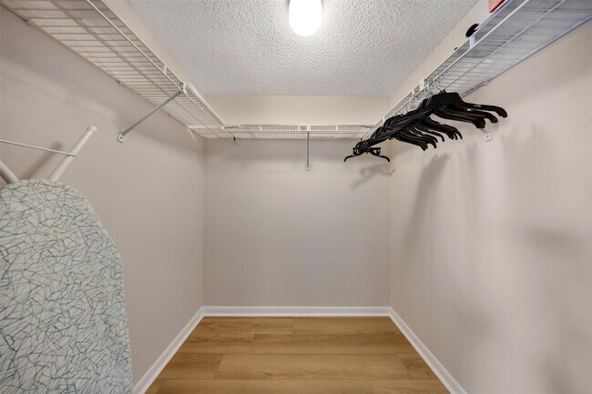 Building Photo - 5250 Las Verdes Cir