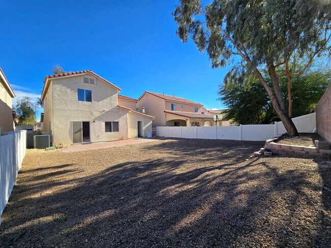 Building Photo - A Fabulous 4 Bedroom Home in N.Las Vegas 1 Bedroom Downstairs.