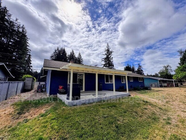 Building Photo - 2270 Madrona Dr SE
