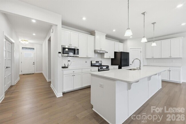 Building Photo - 6425 Cumberland Dr