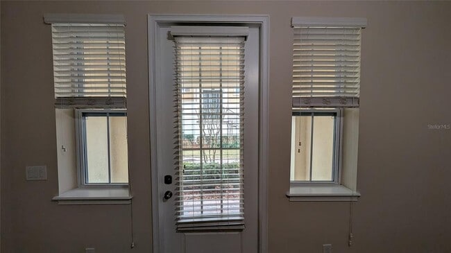 Building Photo - 584 Scotia Pl