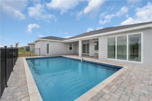 Building Photo - 2721 NW 41st Ave