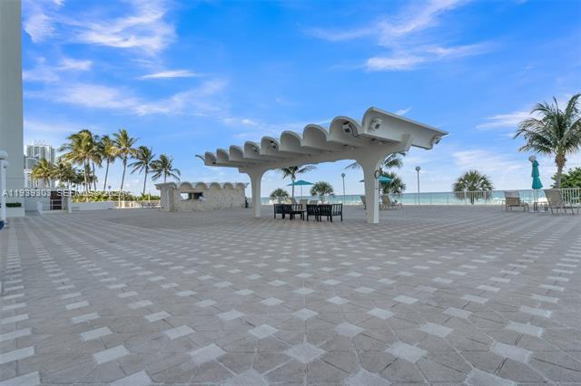 Building Photo - 5701 Collins Ave