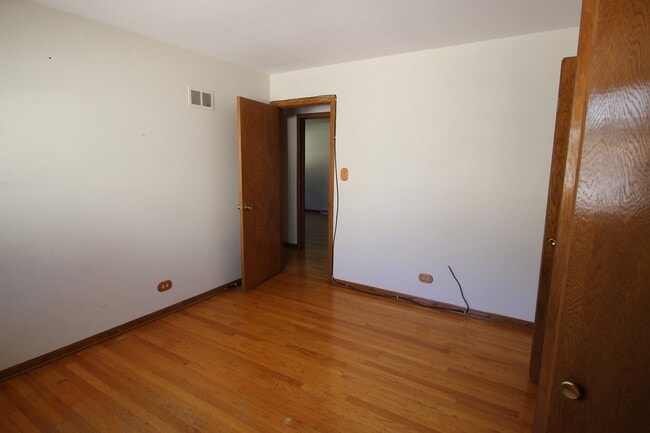 Building Photo - 651 N Kenilworth Ave