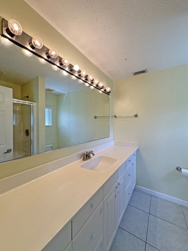 Building Photo - 2130 SE Wild Meadow Cir