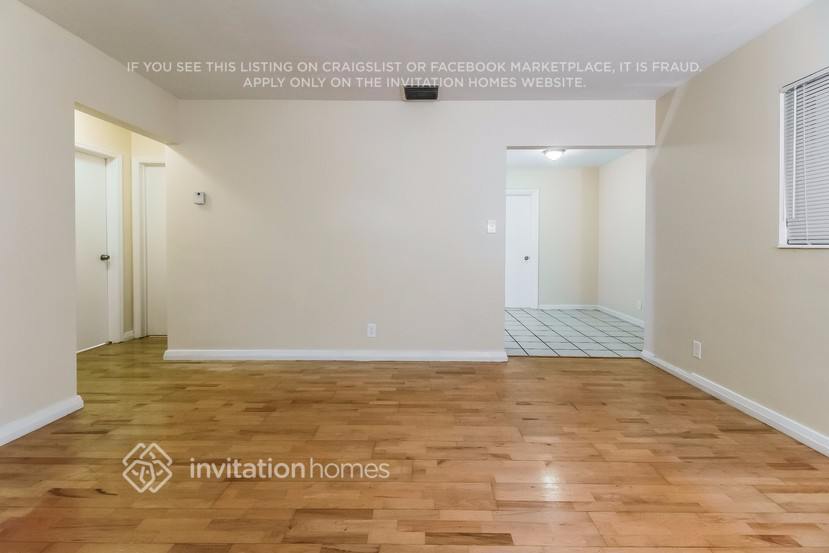 Building Photo - 6565 Westview Dr