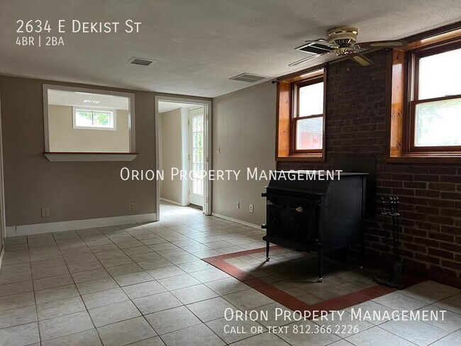 Building Photo - 2634 E Dekist St